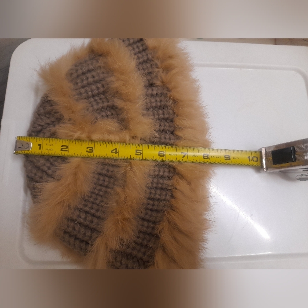 Danier Rabbit Fur Wool Blend Hat O/S - Picture 5 of 7